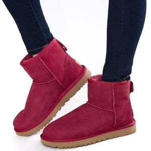 SOLD OUT please do not buy Them UGG  Women ClasicColor Garnet Boots Size 7